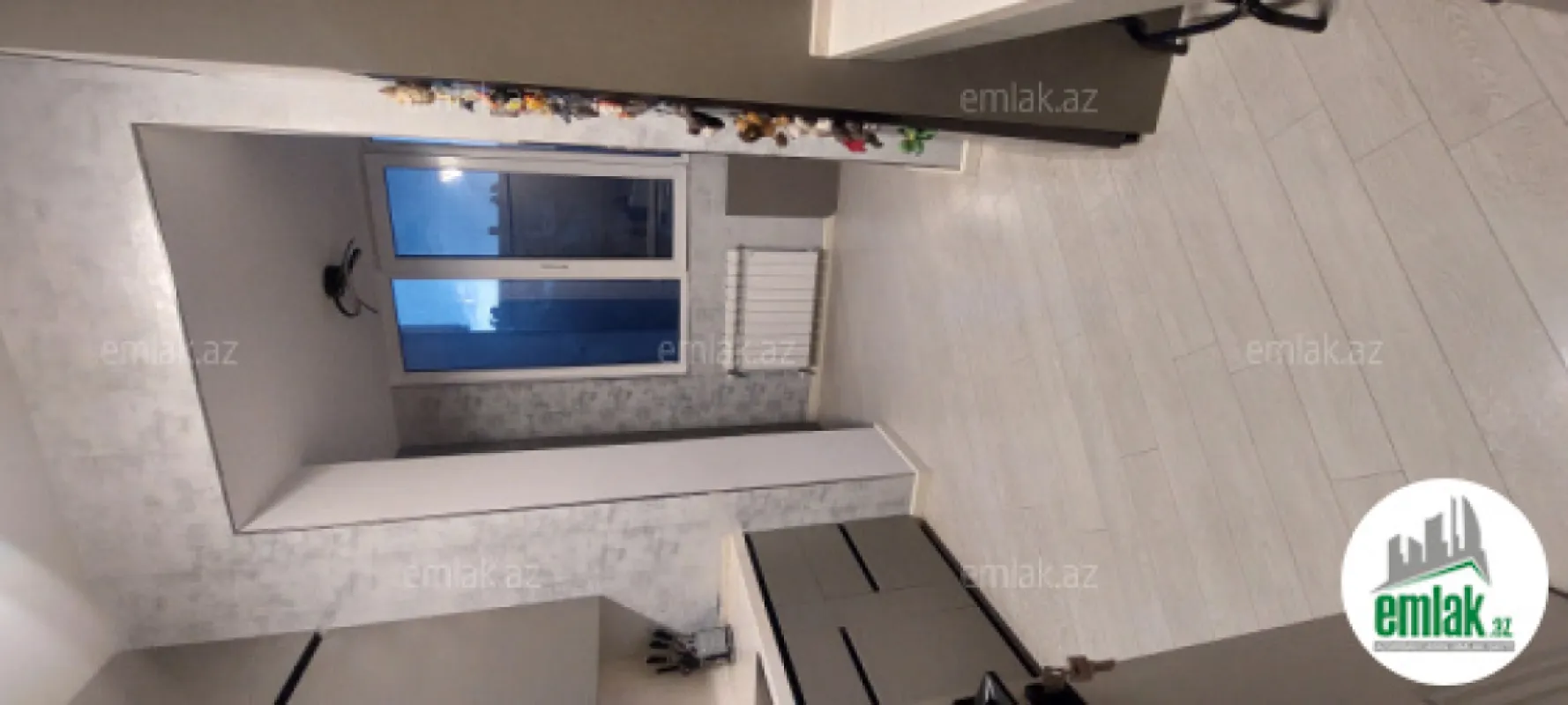 Satılır 3 otaqlı köhnə tikili 90 m²