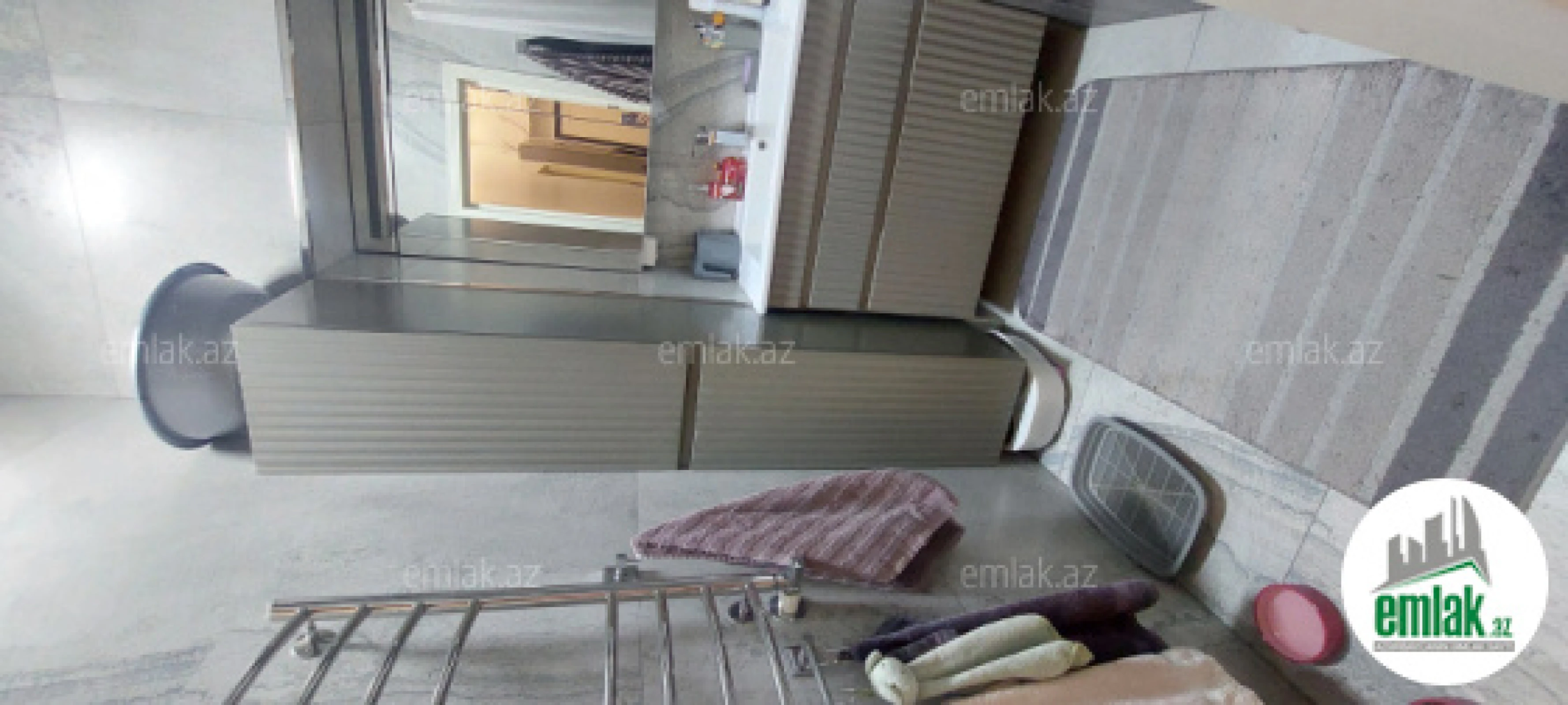 Satılır 3 otaqlı köhnə tikili 90 m²