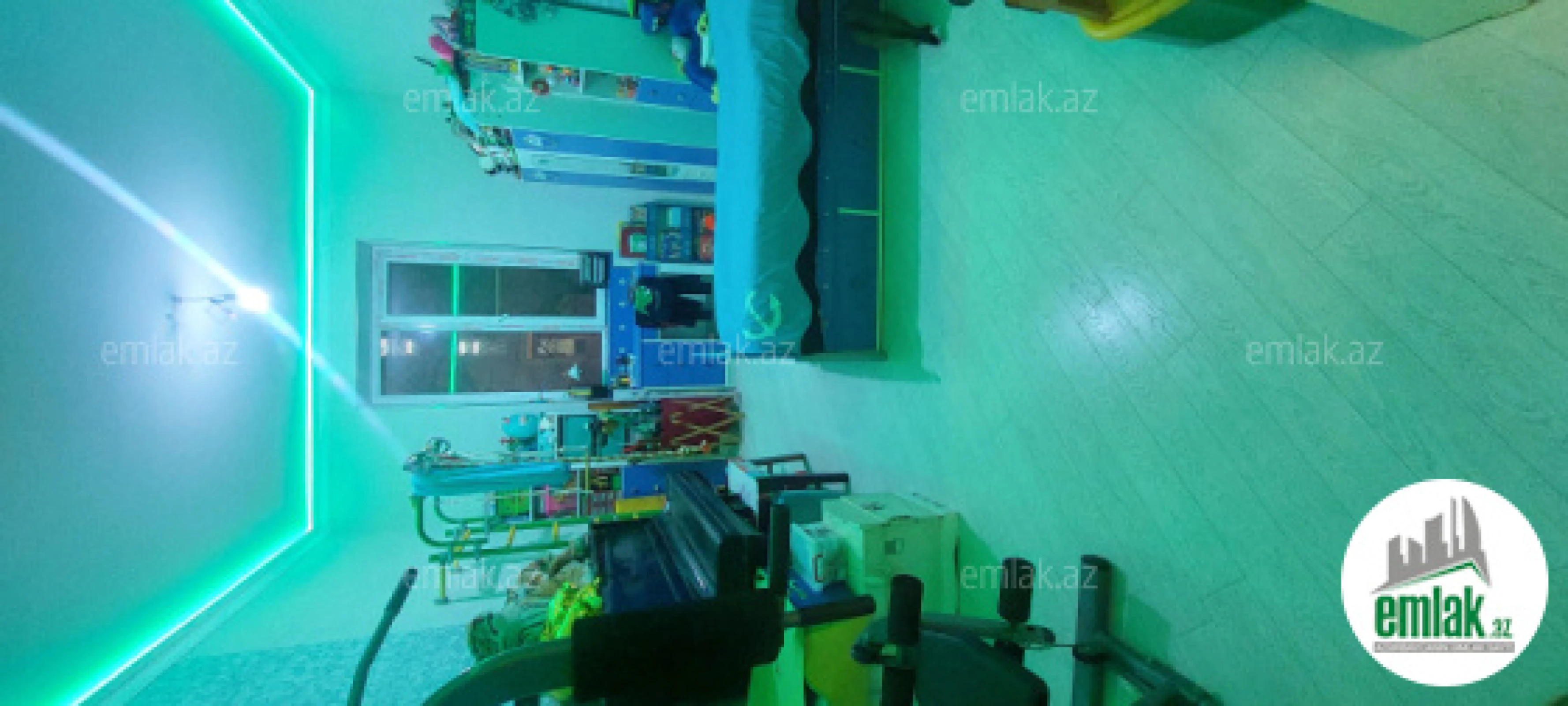 Satılır 3 otaqlı köhnə tikili 90 m²