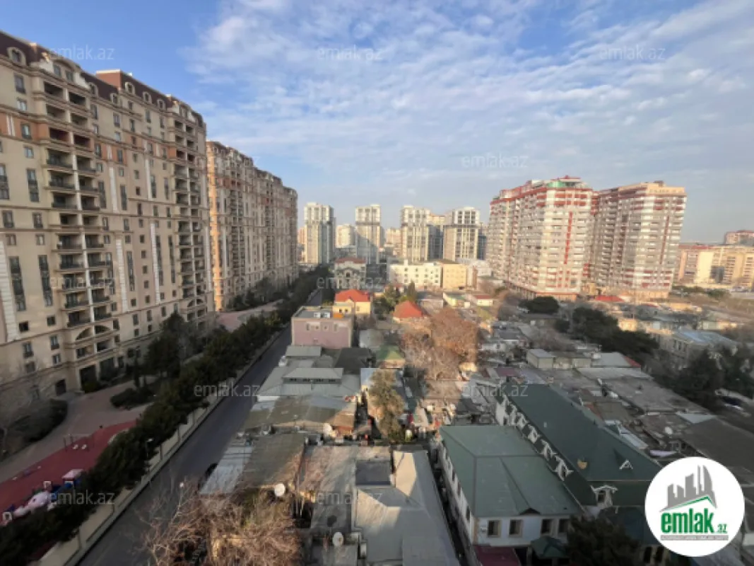 Satılır 4 otaqlı yeni tikili 220 m²