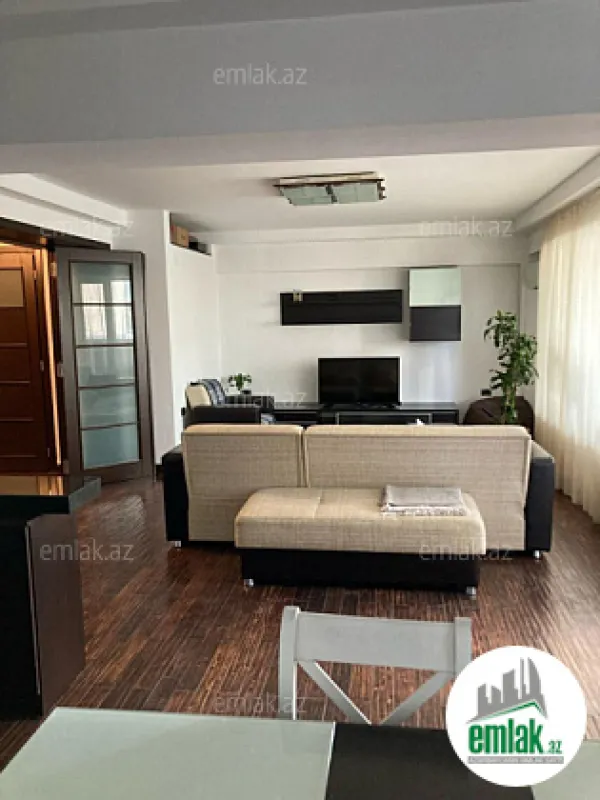 Satılır 3 otaqlı köhnə tikili 122 m²