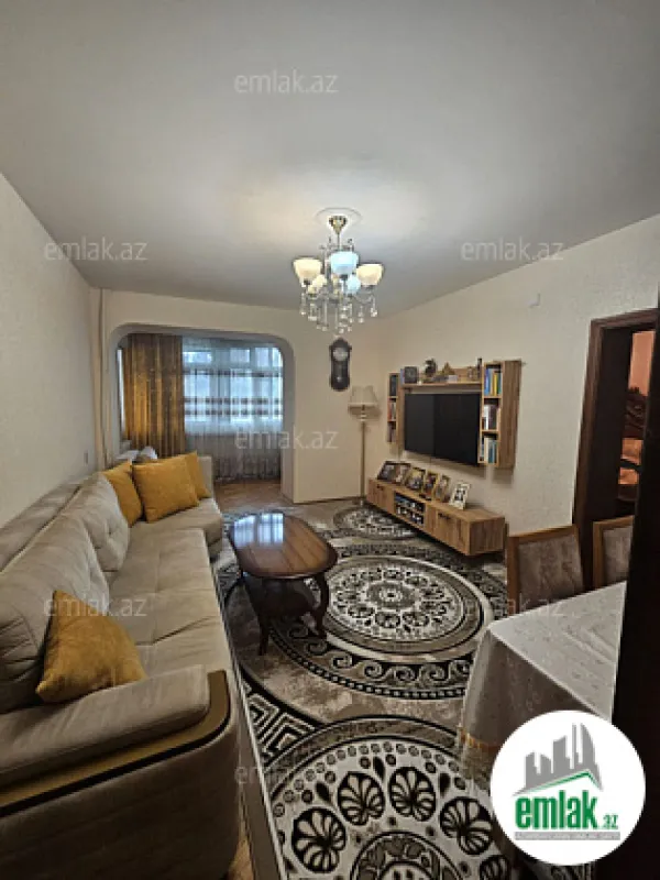 Satılır 3 otaqlı köhnə tikili 70 m²