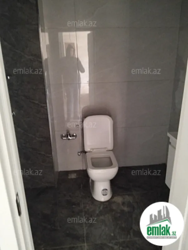 Satılır 3 otaqlı yeni tikili 80 m²