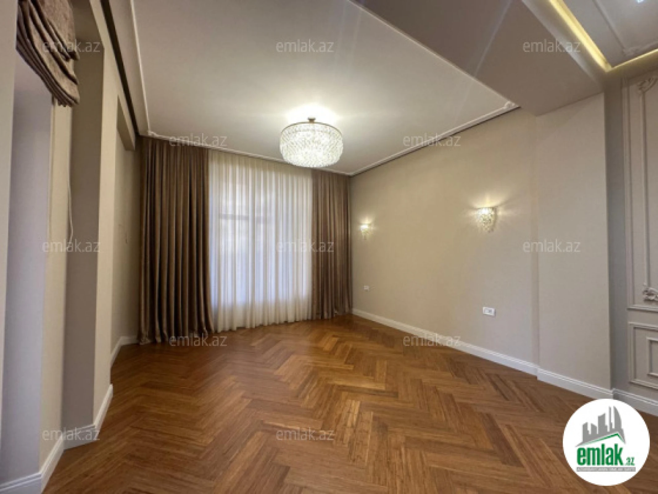 Satılır 4 otaqlı yeni tikili 240 m²