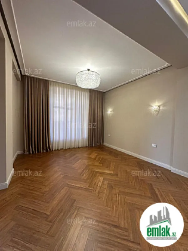 Satılır 4 otaqlı yeni tikili 240 m²