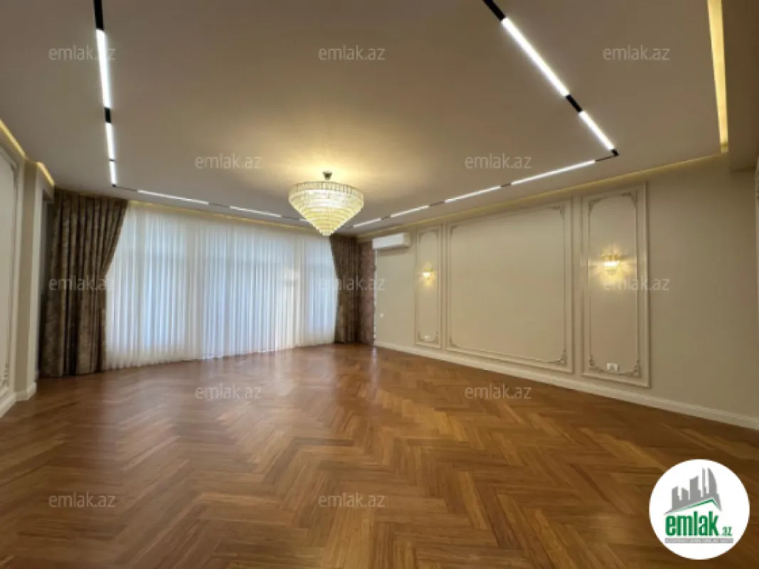 Satılır 4 otaqlı yeni tikili 240 m²