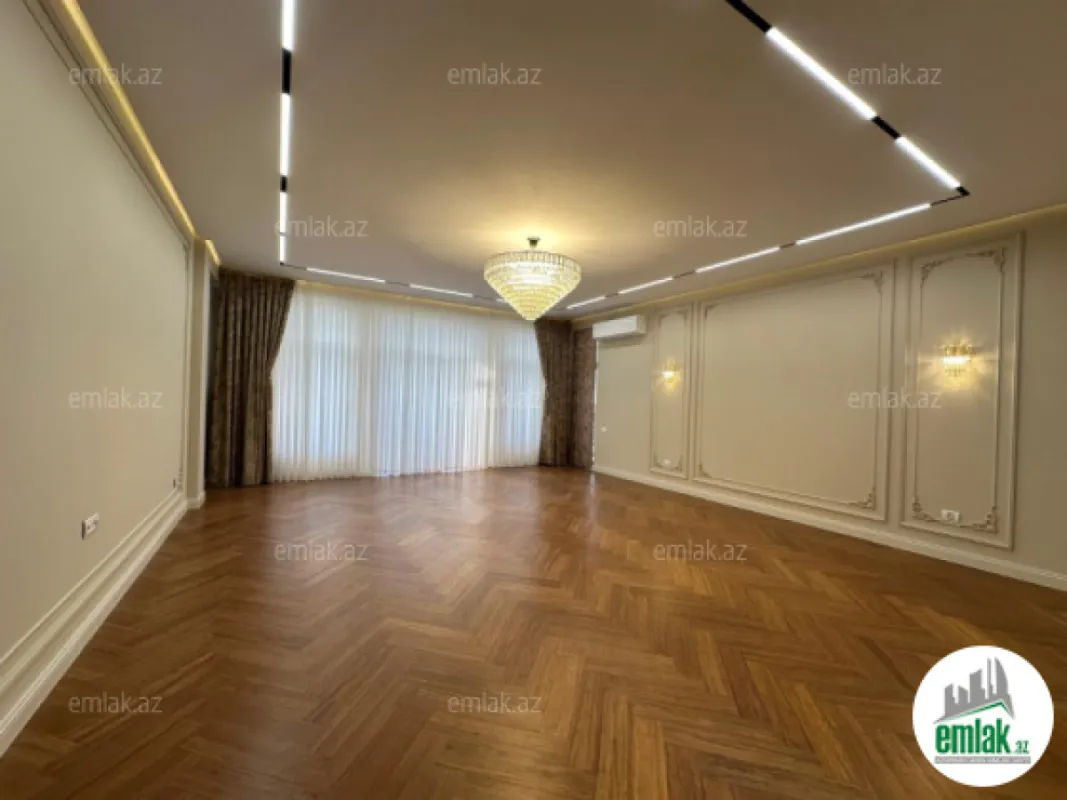 Satılır 4 otaqlı yeni tikili 240 m²