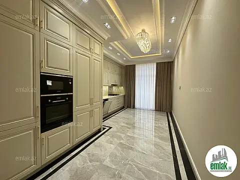 Satılır 4 otaqlı yeni tikili 240 m²
