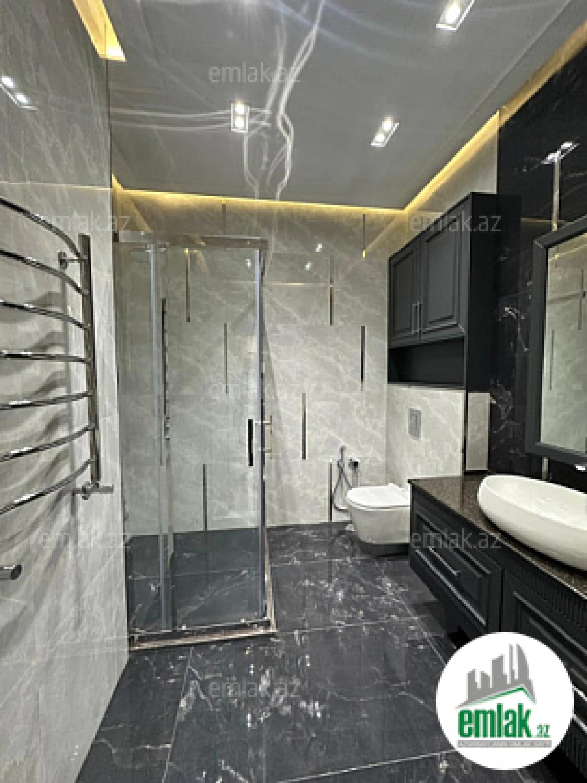 Satılır 4 otaqlı yeni tikili 240 m²