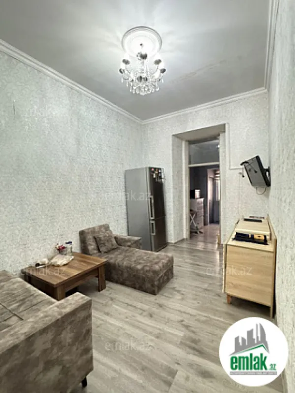 Satılır 3 otaqlı köhnə tikili 50 m²