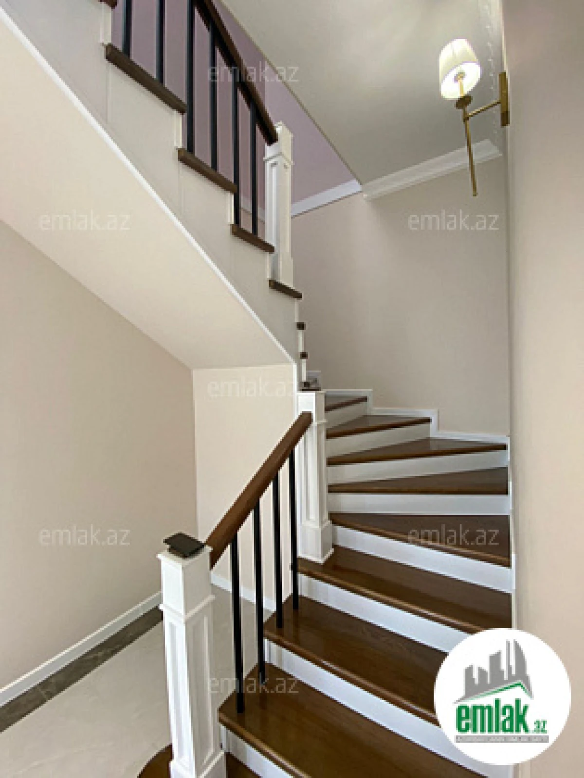 Satılır 4 otaqlı həyət evi 160 m²