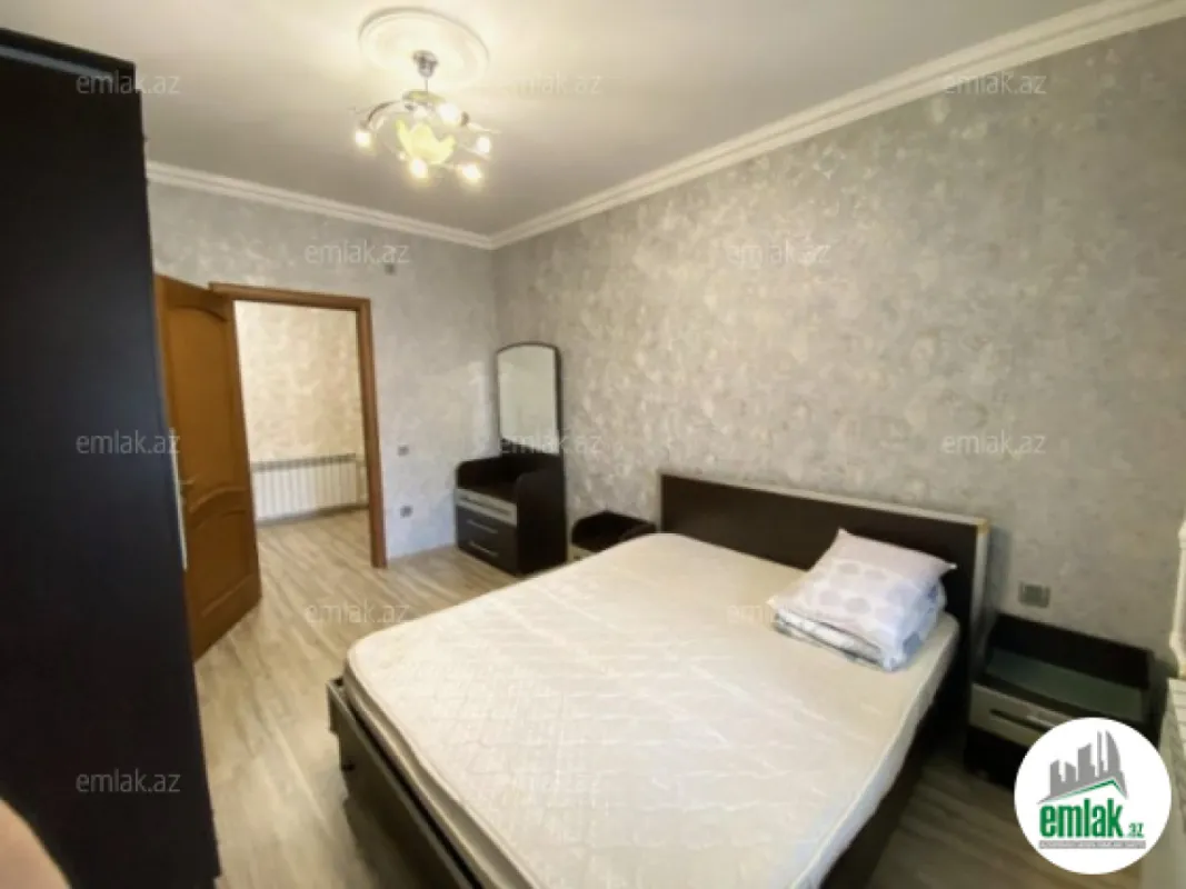 Satılır 2 otaqlı köhnə tikili 70 m²