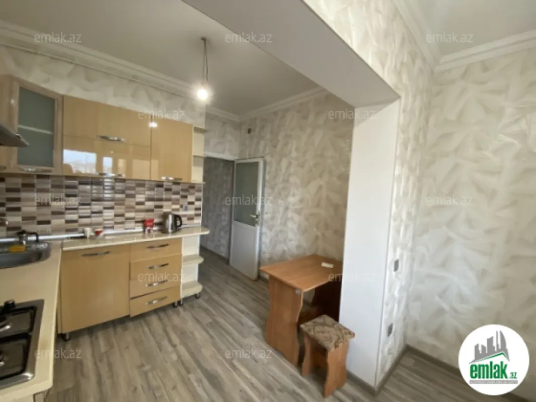 Satılır 2 otaqlı köhnə tikili 70 m²