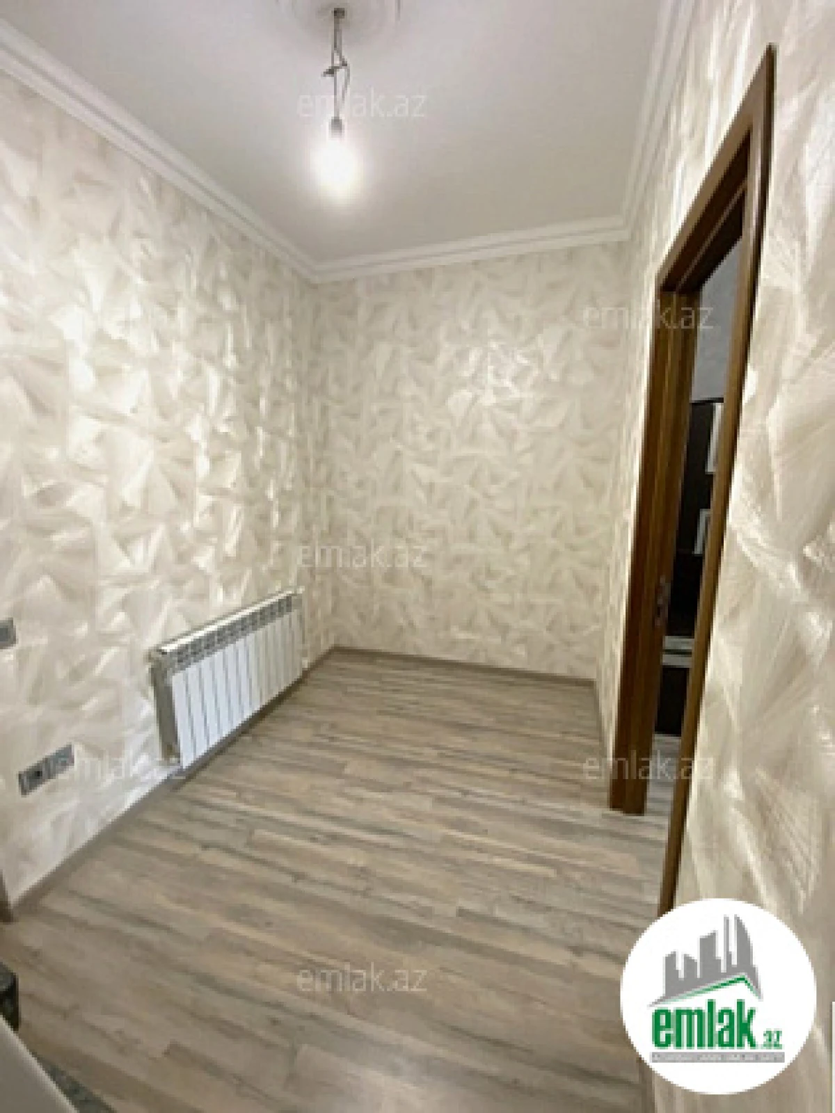 Satılır 2 otaqlı köhnə tikili 70 m²