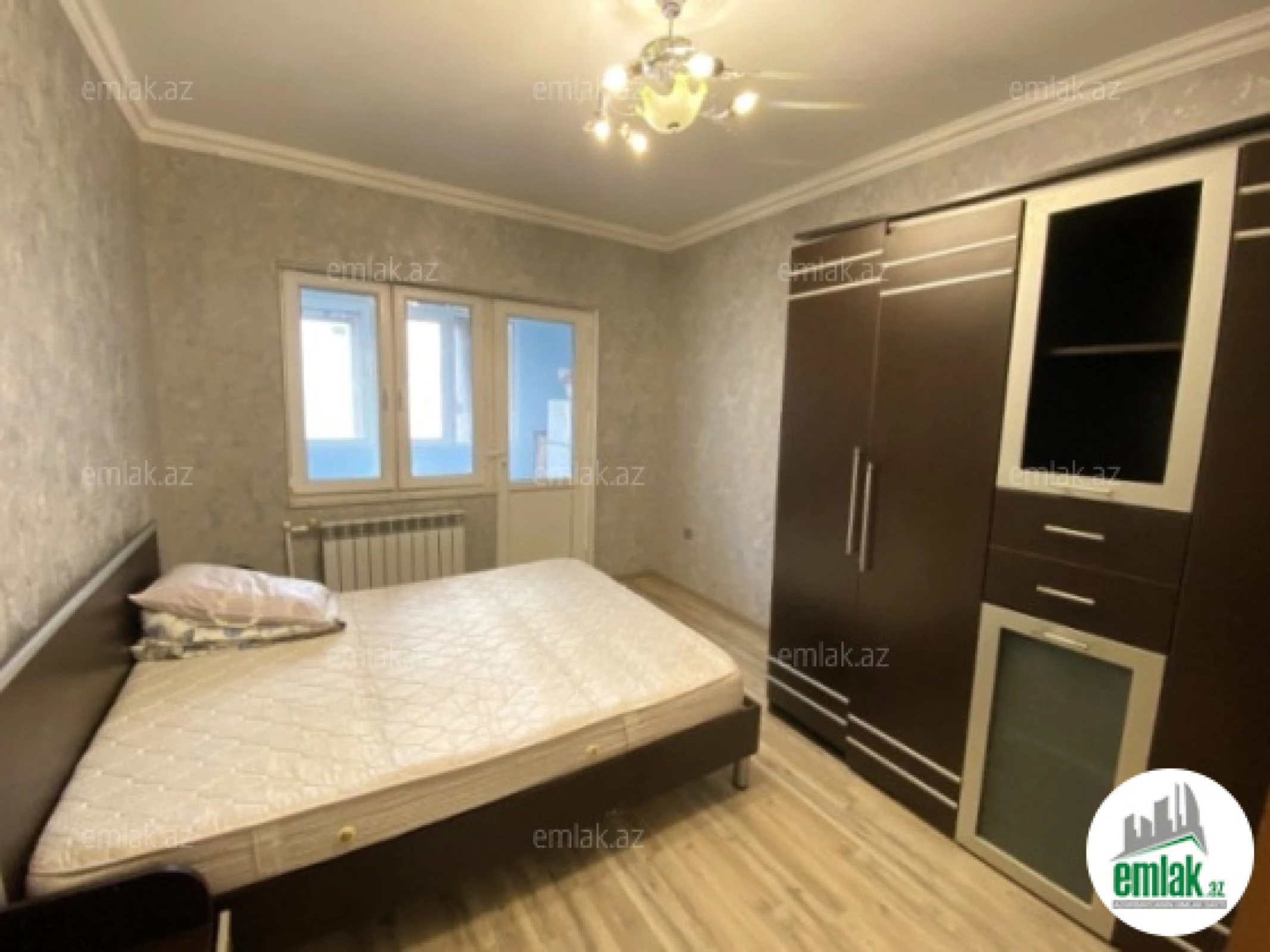 Satılır 2 otaqlı köhnə tikili 70 m²