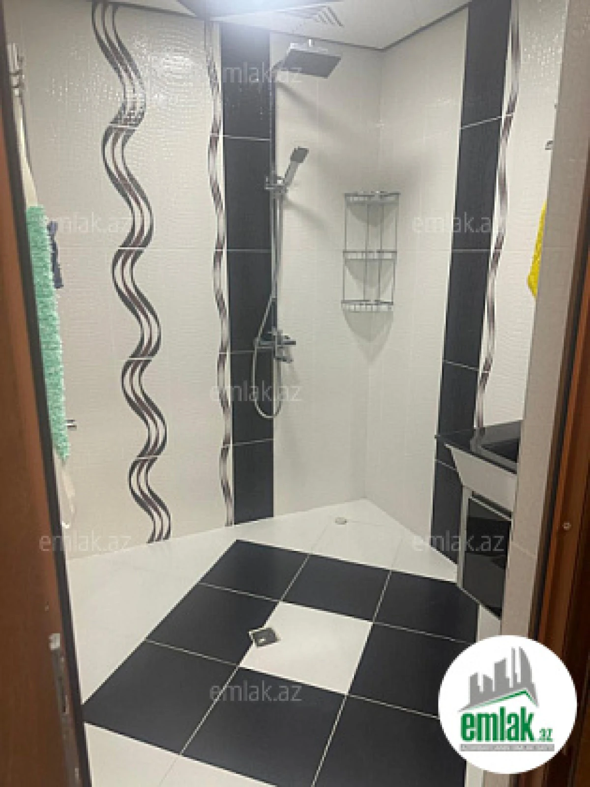 Satılır 3 otaqlı yeni tikili 137 m²