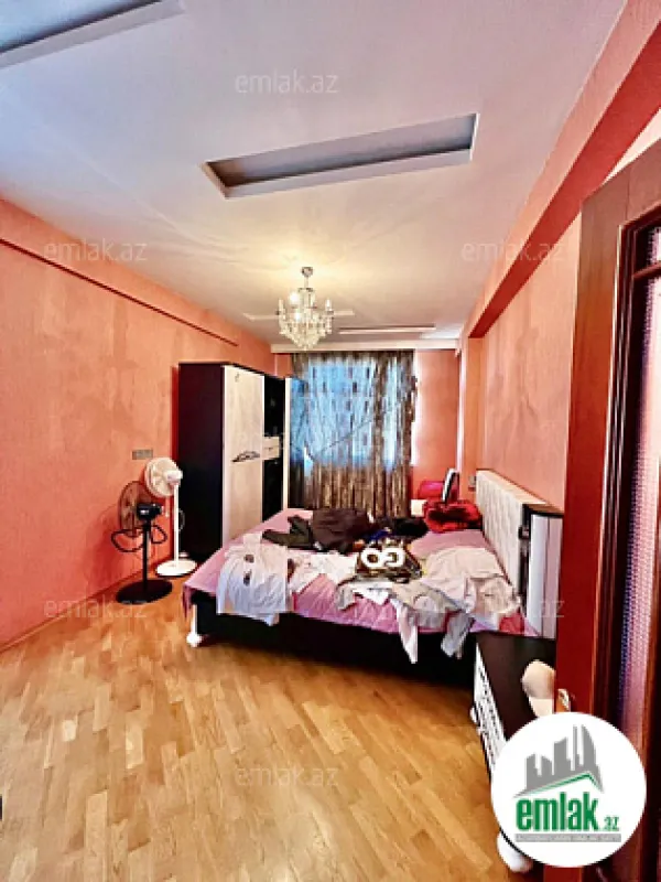 Satılır 3 otaqlı yeni tikili 130 m²