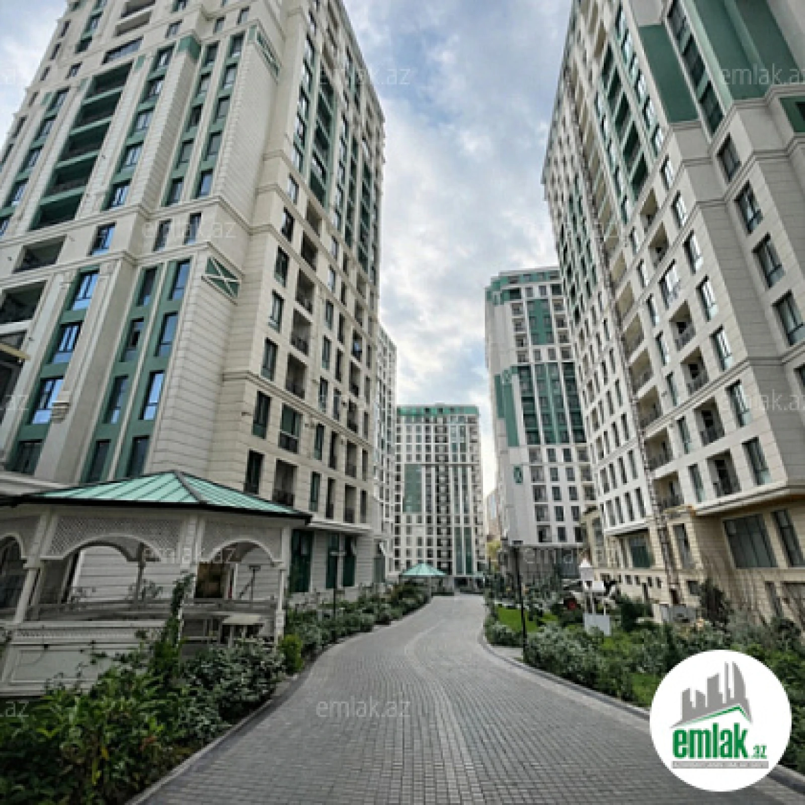 Satılır 4 otaqlı yeni tikili 120 m²