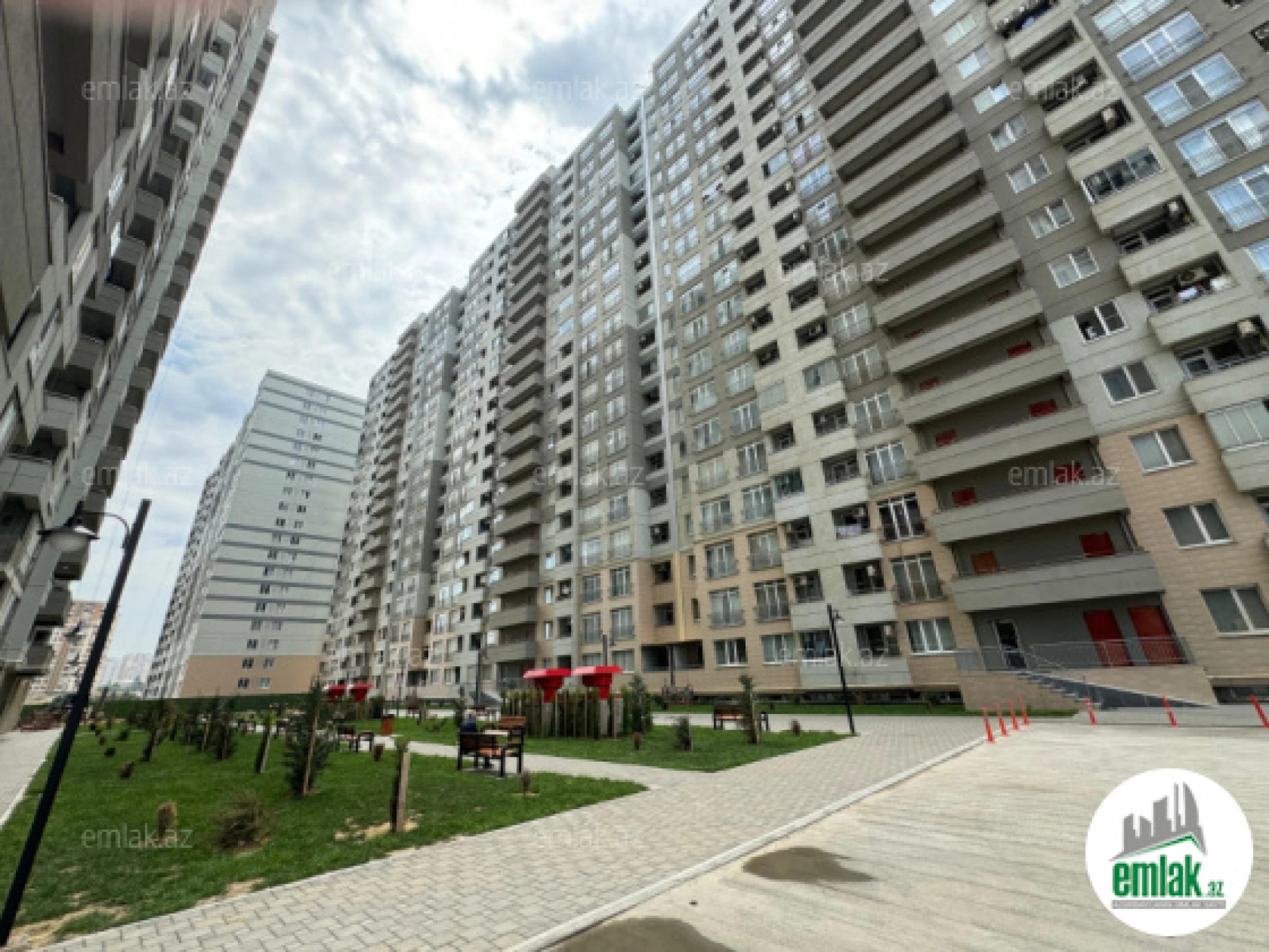 Satılır 2 otaqlı yeni tikili 75 m²
