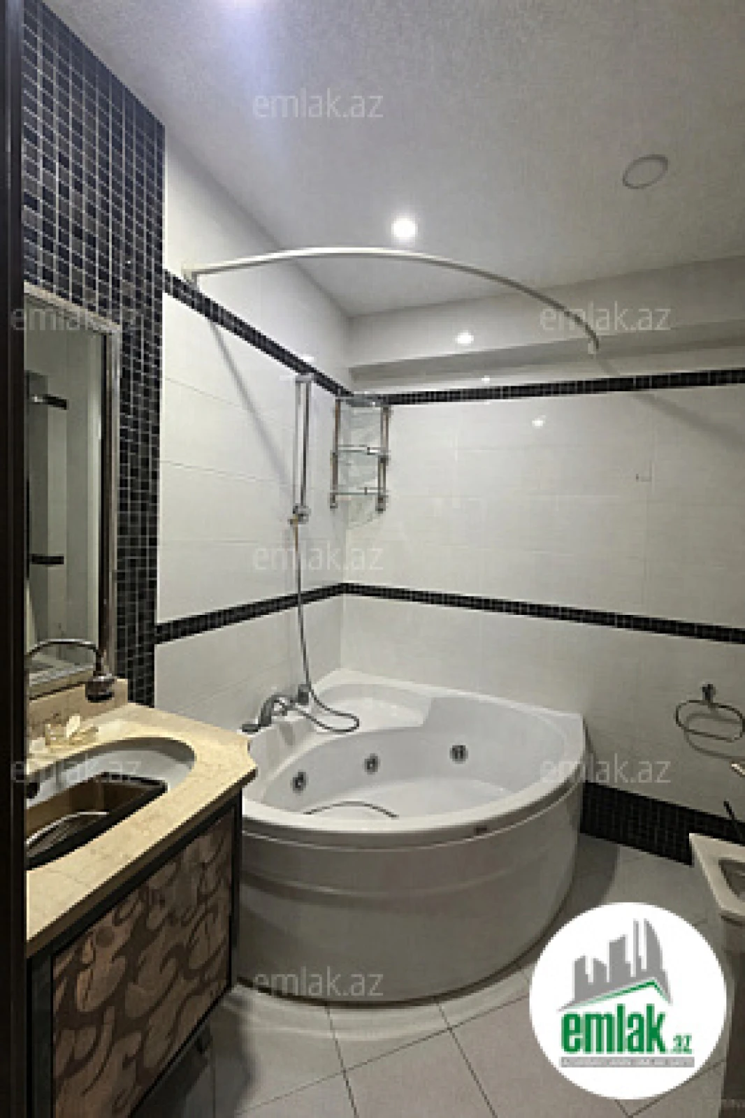 Satılır 2 otaqlı yeni tikili 75 m²