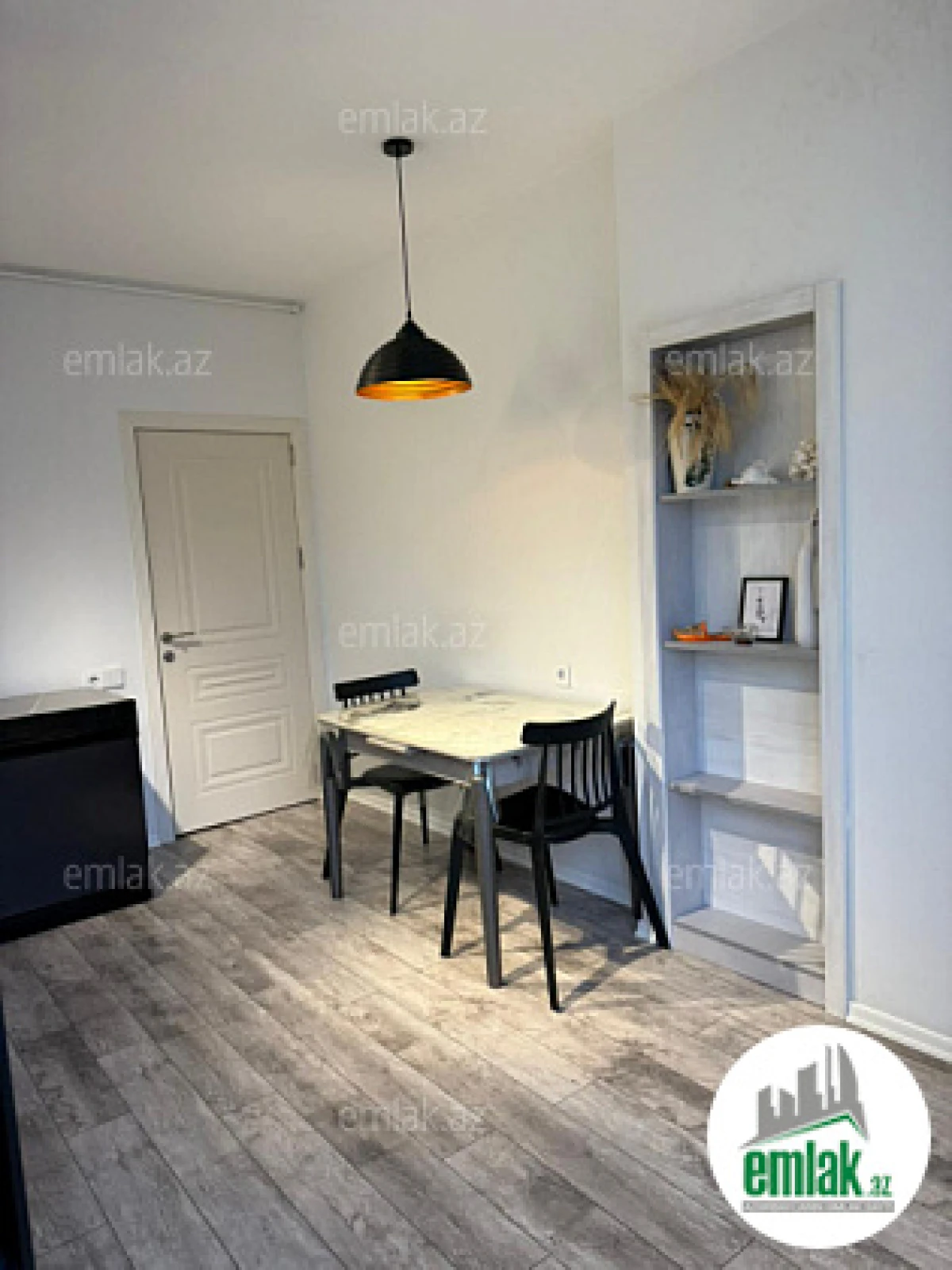 Satılır 2 otaqlı köhnə tikili 65 m²
