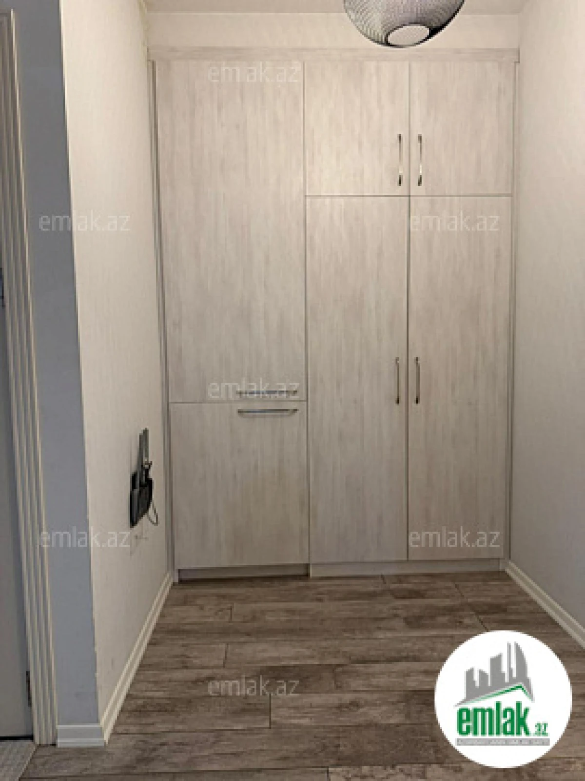 Satılır 2 otaqlı köhnə tikili 65 m²