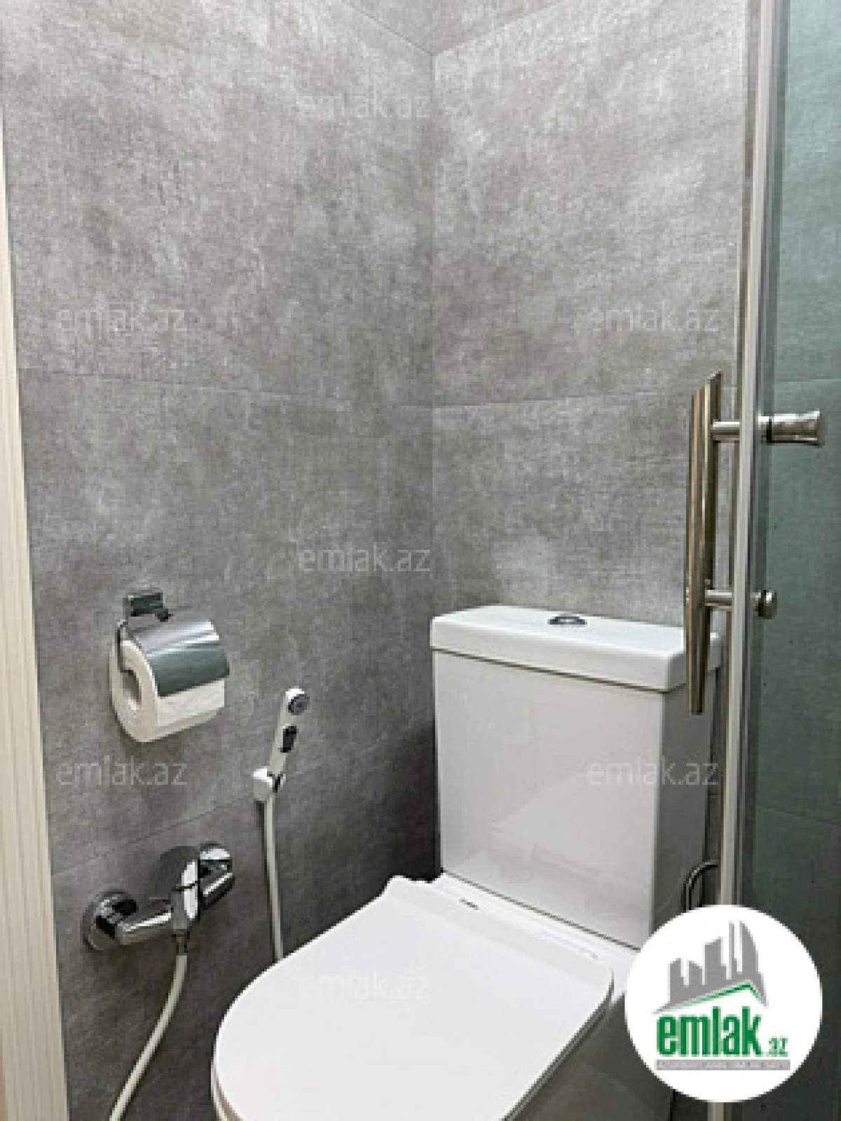 Satılır 2 otaqlı köhnə tikili 65 m²