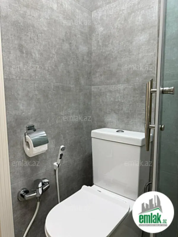 Satılır 2 otaqlı köhnə tikili 65 m²