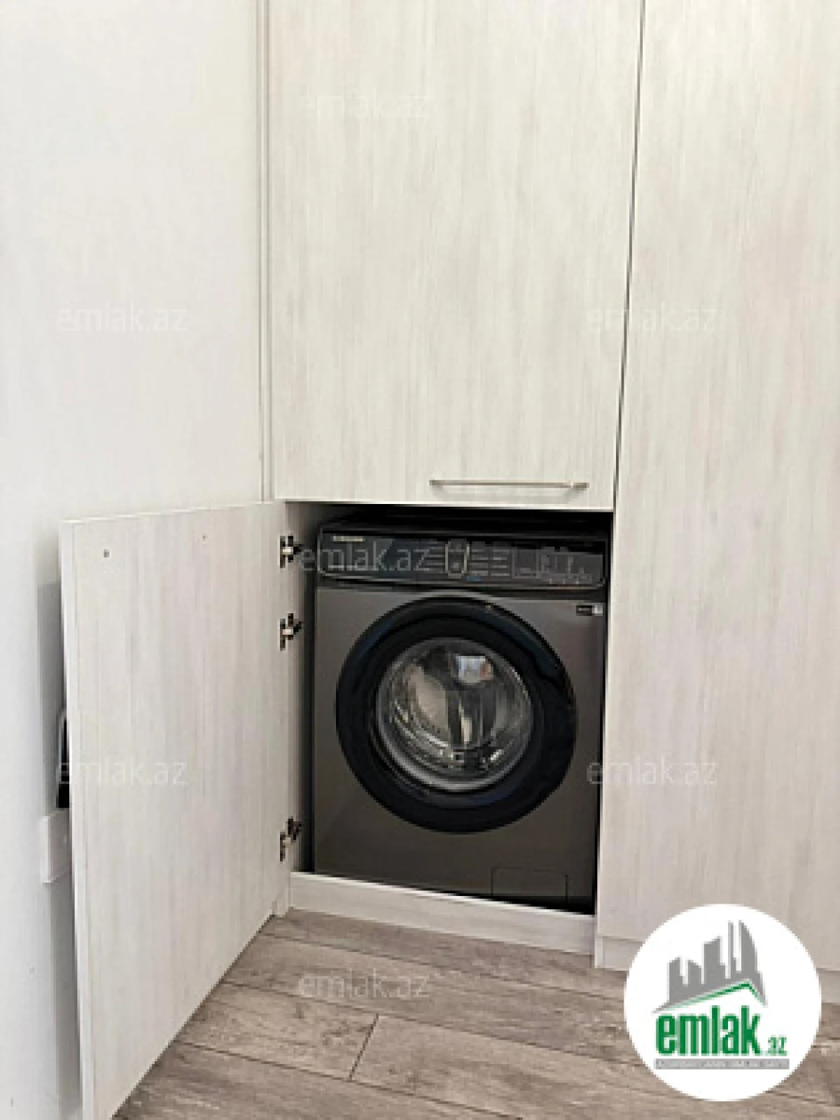 Satılır 2 otaqlı köhnə tikili 65 m²