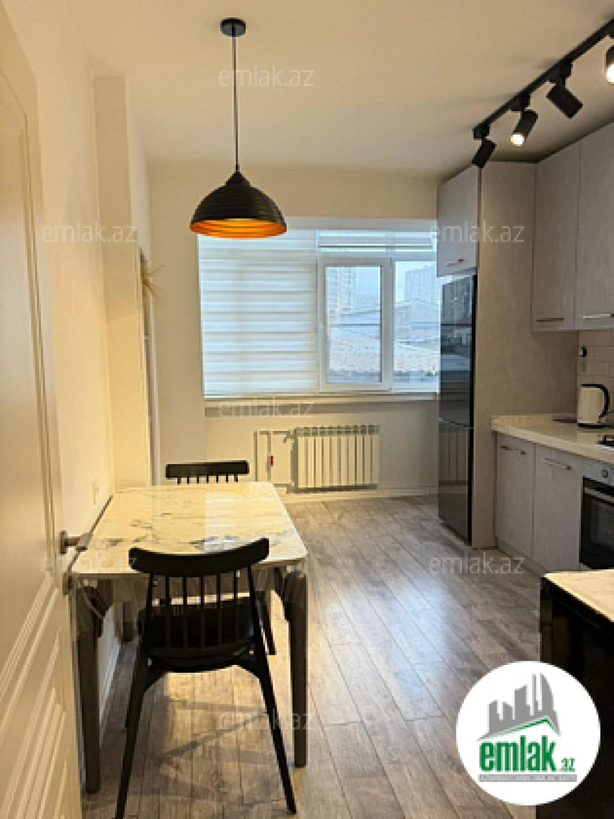 Satılır 2 otaqlı köhnə tikili 65 m²