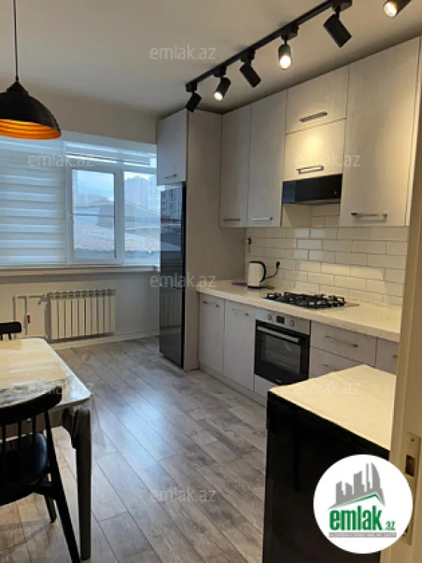 Satılır 2 otaqlı köhnə tikili 65 m²