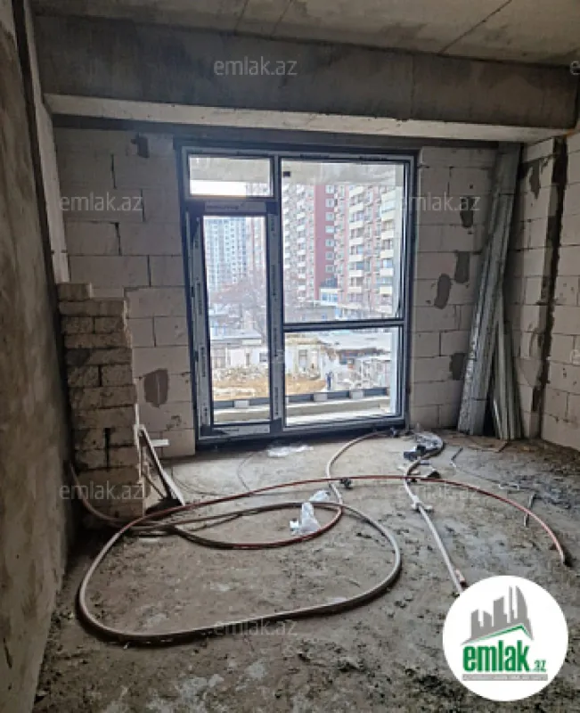 Satılır 2 otaqlı köhnə tikili 62 m²