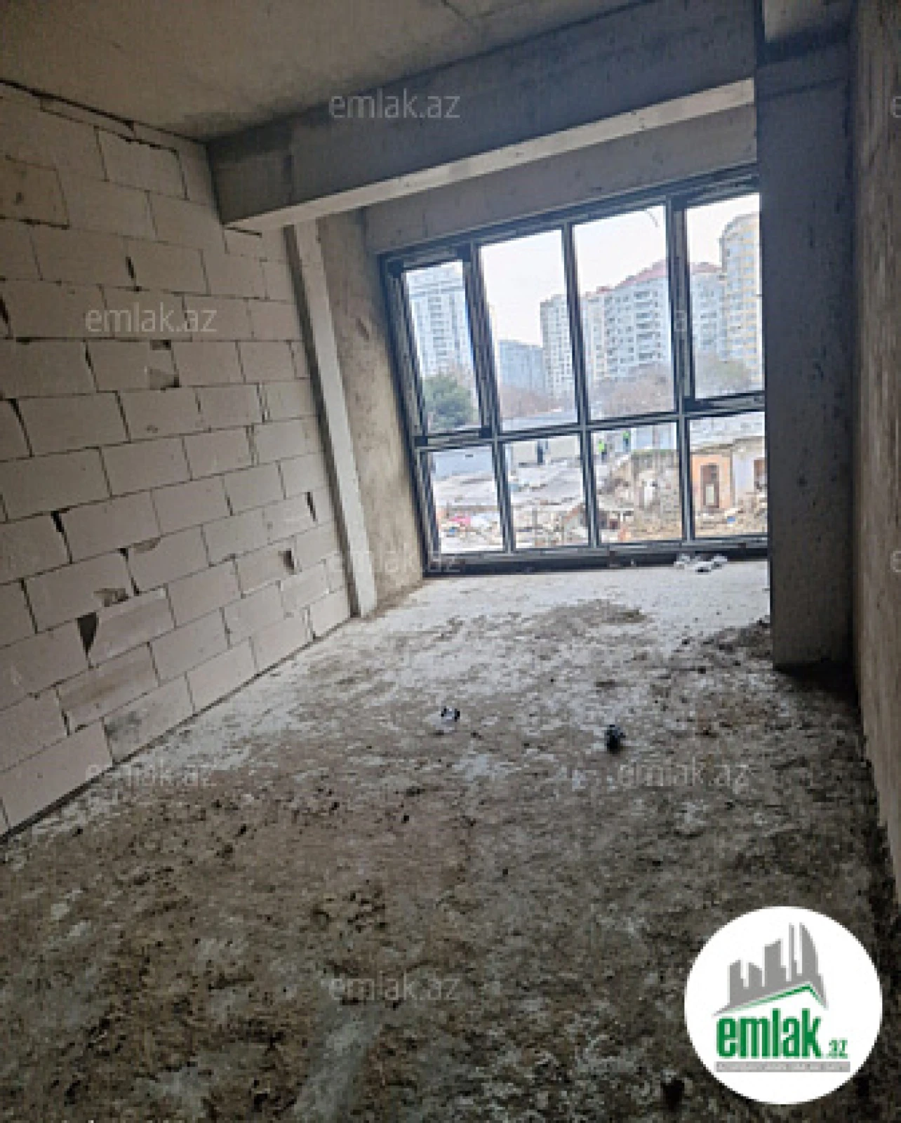 Satılır 2 otaqlı köhnə tikili 62 m²