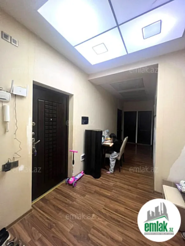 Satılır 3 otaqlı yeni tikili 110 m²