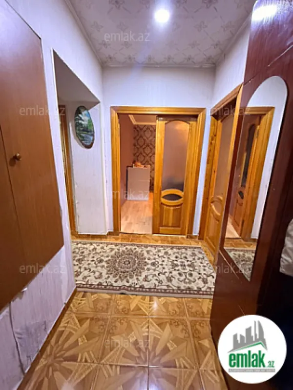 Satılır 4 otaqlı köhnə tikili 110 m²