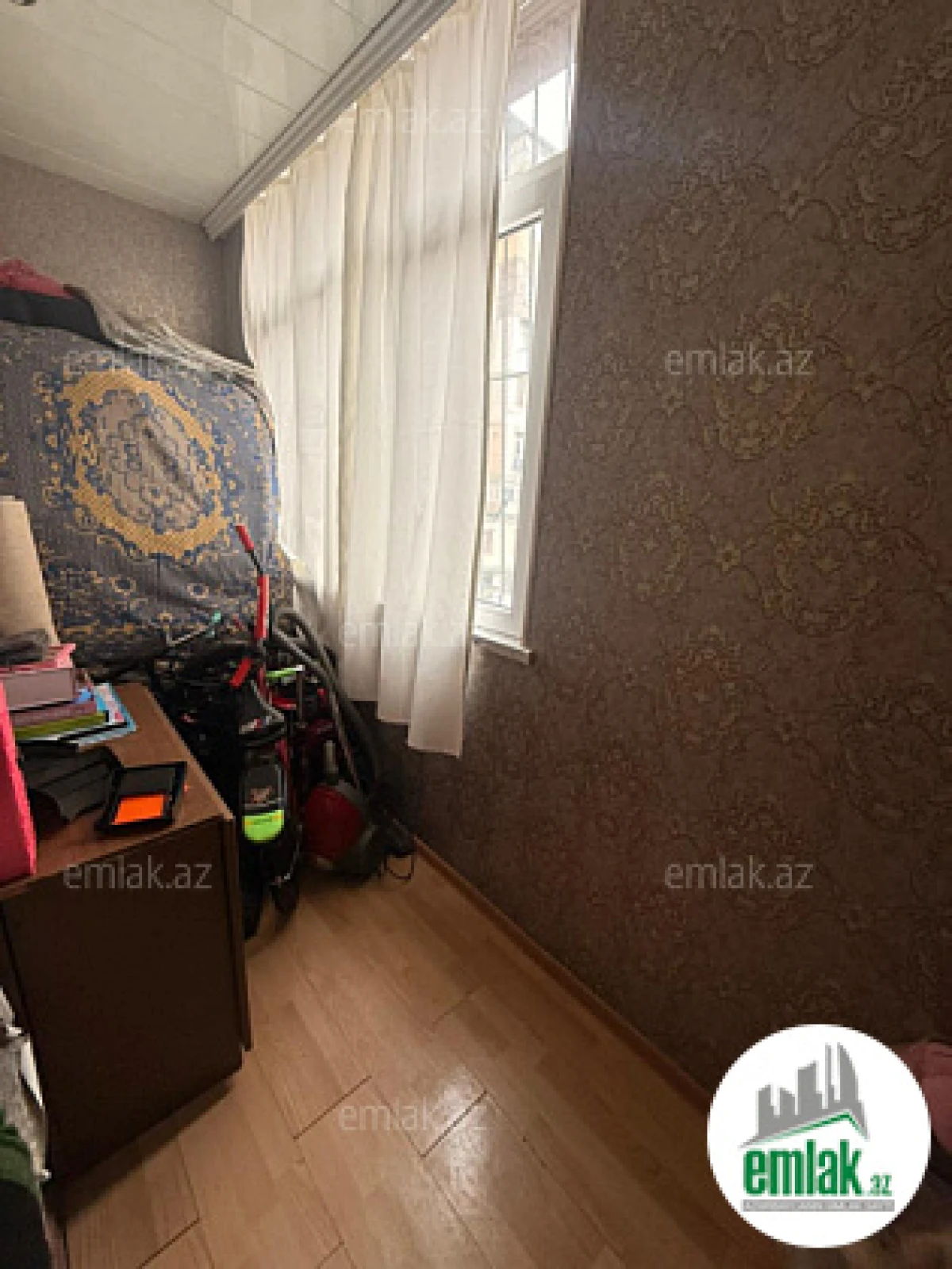 Satılır 4 otaqlı köhnə tikili 110 m²
