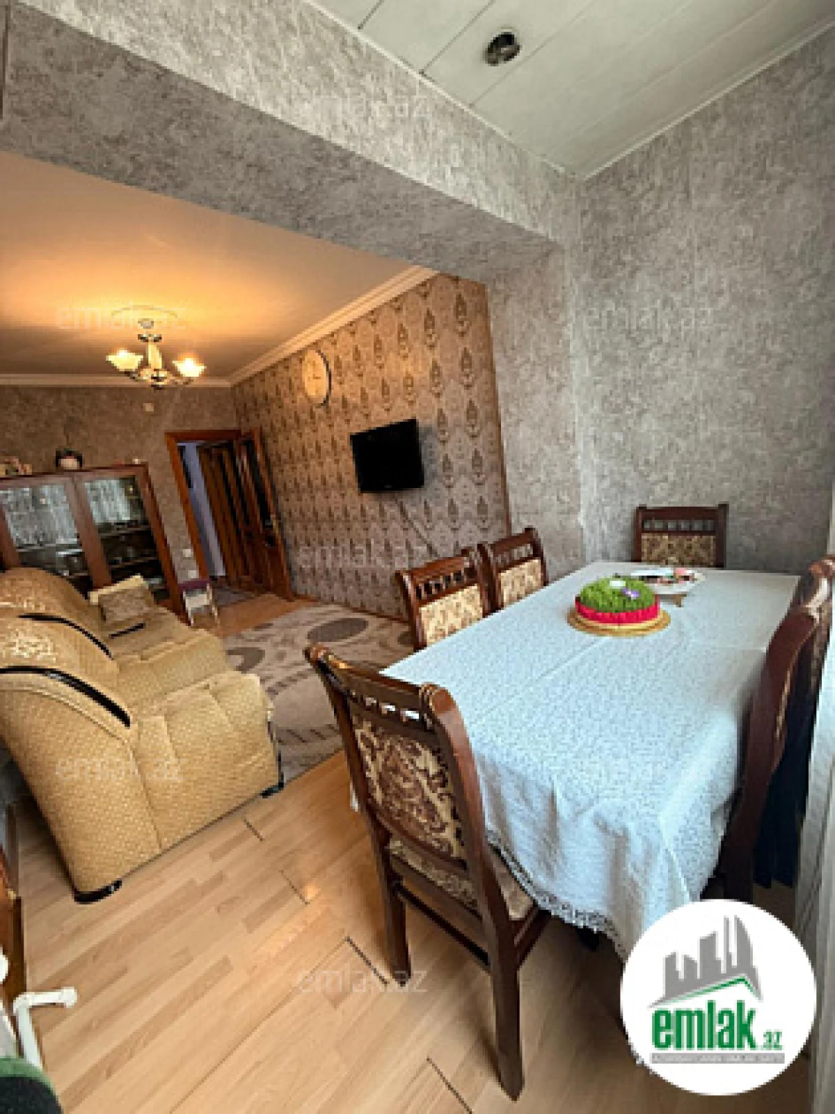 Satılır 4 otaqlı köhnə tikili 110 m²