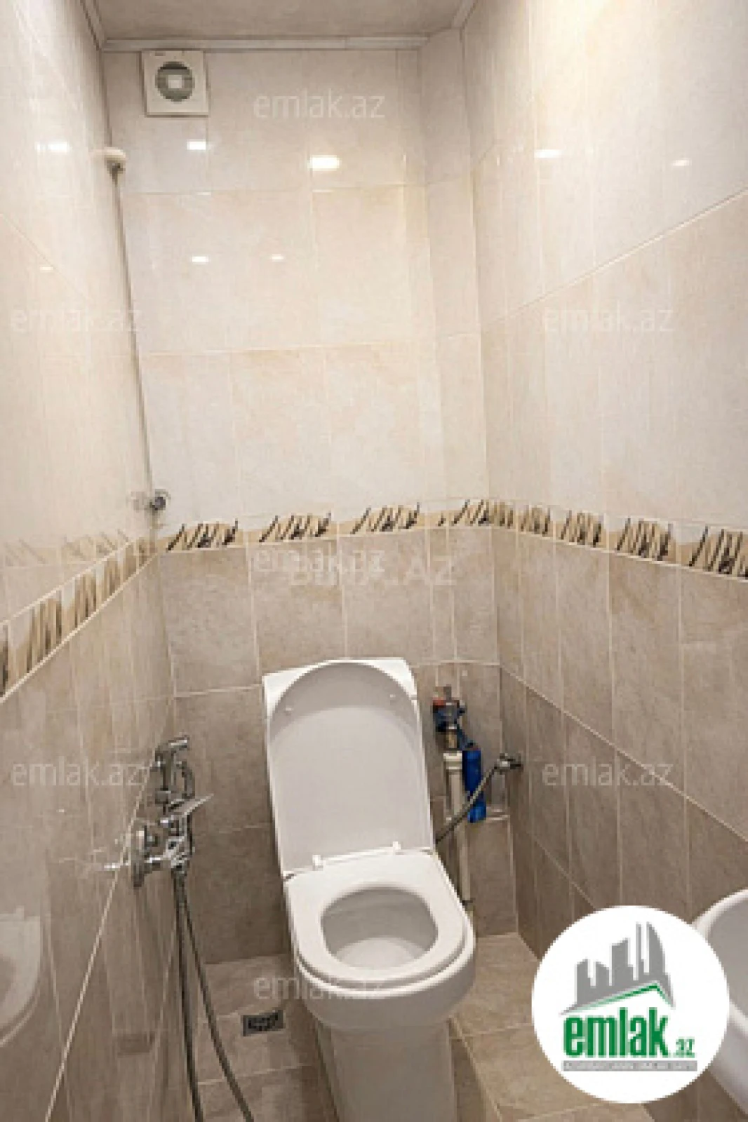 Satılır 4 otaqlı köhnə tikili 110 m²