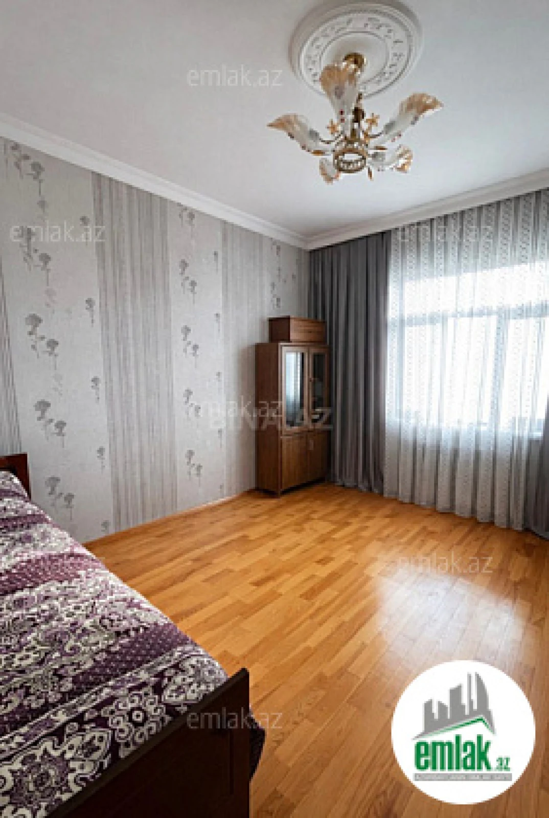 Satılır 4 otaqlı köhnə tikili 110 m²