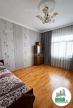 Satılır 4 otaqlı köhnə tikili 110 m²