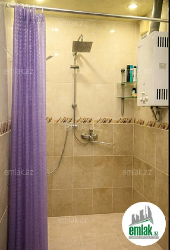 Satılır 4 otaqlı köhnə tikili 110 m²