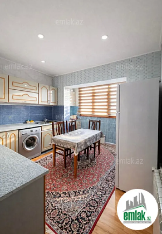 Satılır 4 otaqlı köhnə tikili 110 m²