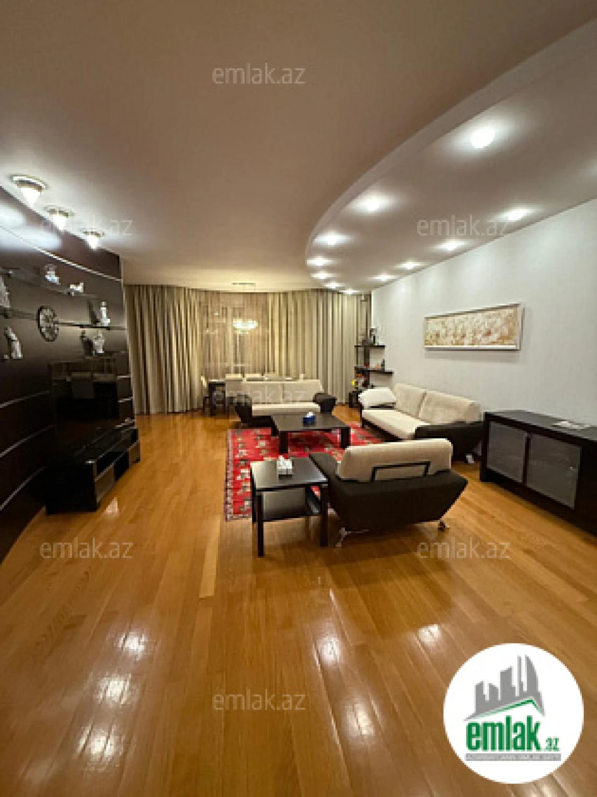 Satılır 4 otaqlı yeni tikili 210 m²