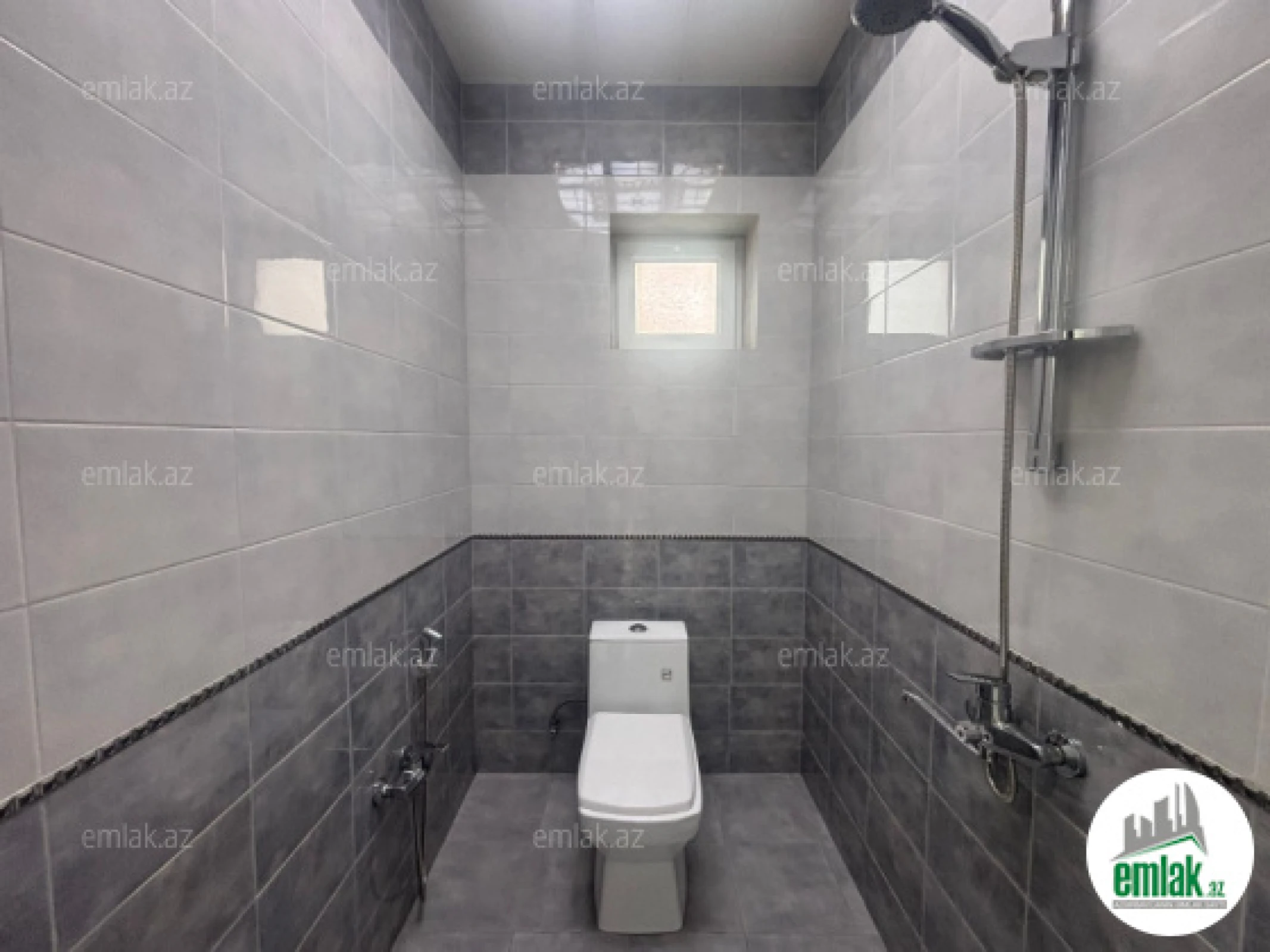 Satılır 4 otaqlı həyət evi 330 m²