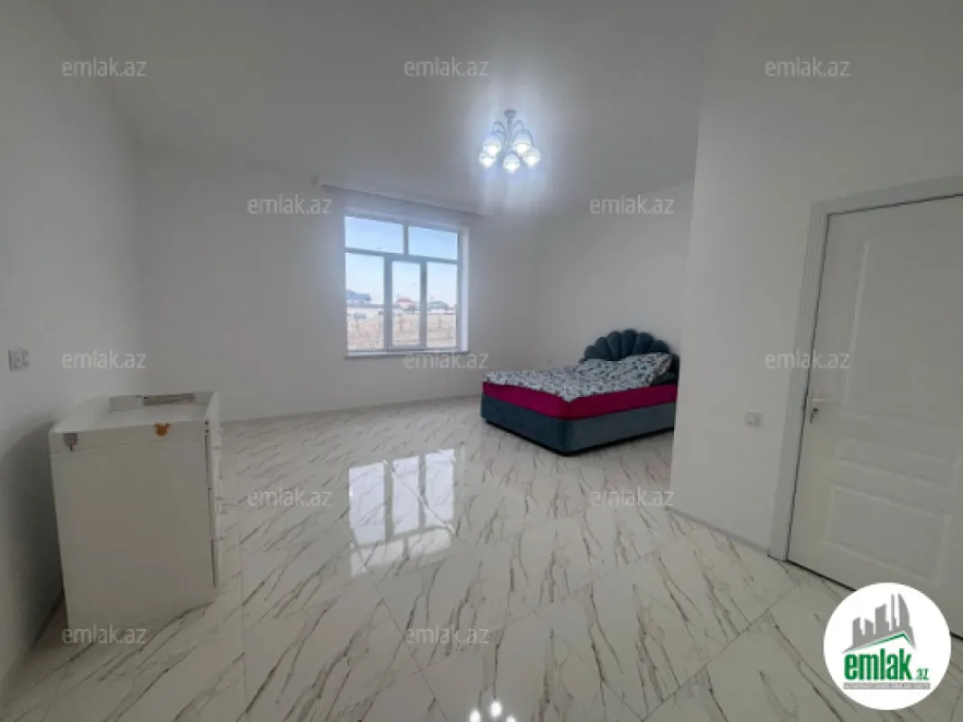Satılır 4 otaqlı həyət evi 330 m²