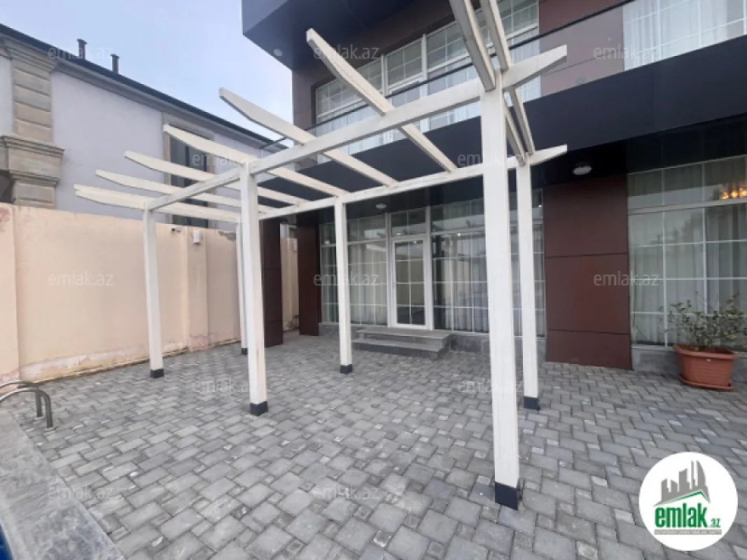 Satılır 4 otaqlı həyət evi 330 m²
