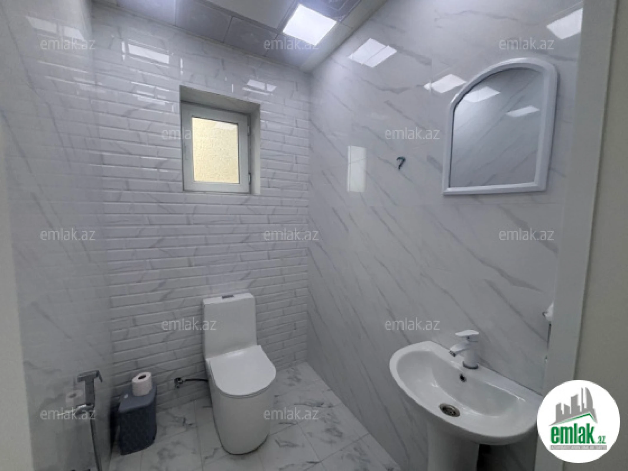 Satılır 4 otaqlı həyət evi 330 m²