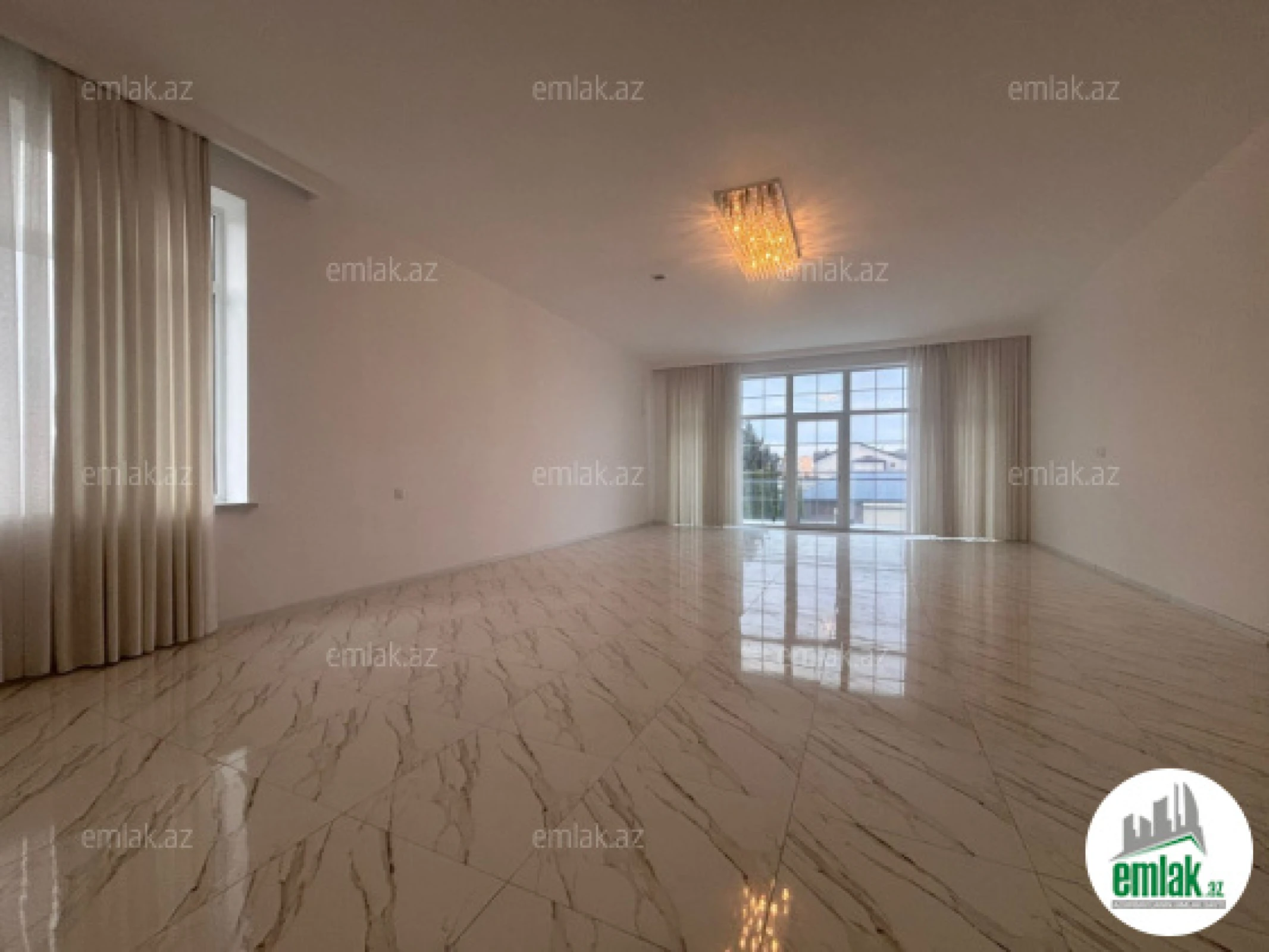 Satılır 4 otaqlı həyət evi 330 m²
