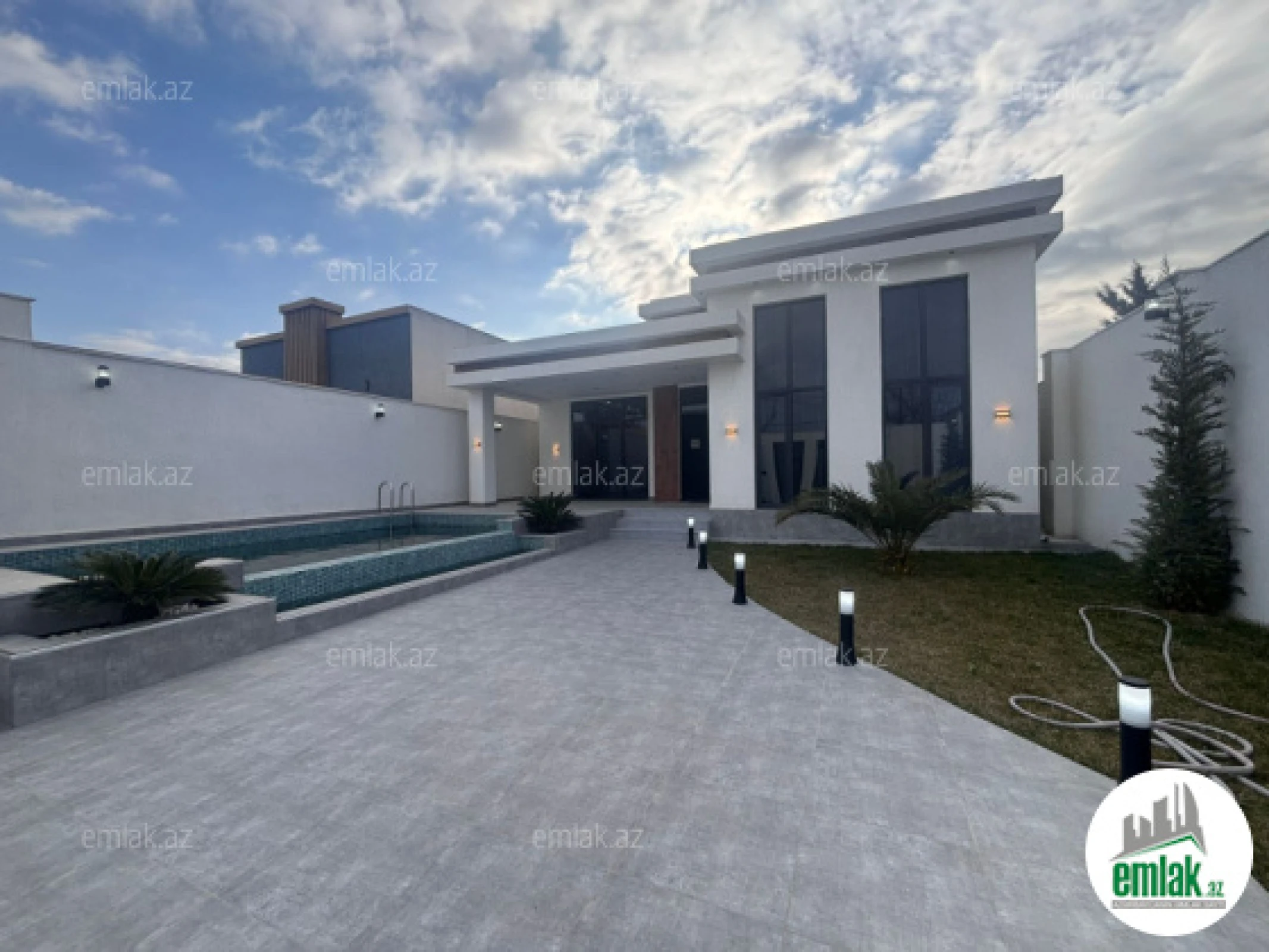 Satılır 4 otaqlı həyət evi 160 m²