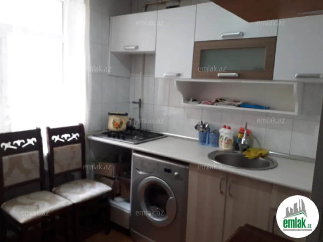 Satılır 1 otaqlı köhnə tikili 35 m²